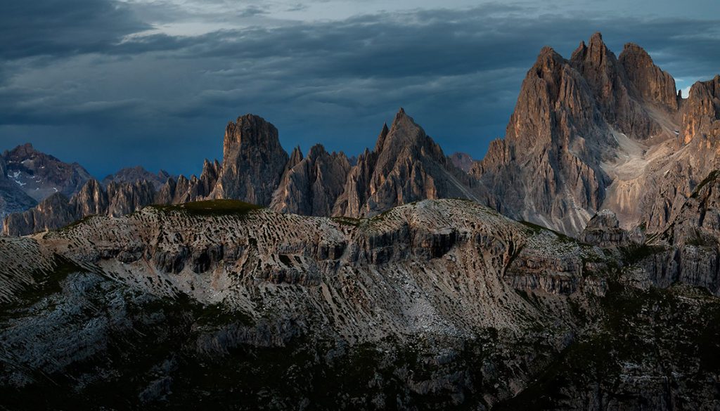 kasperczyk michał interfoto góry dolomity o zachodzie słońca na tle błękitnego nieba