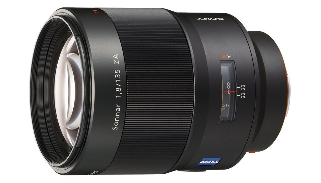 Cael-Zeiss-Sonnar-T*-135mm-f1.8