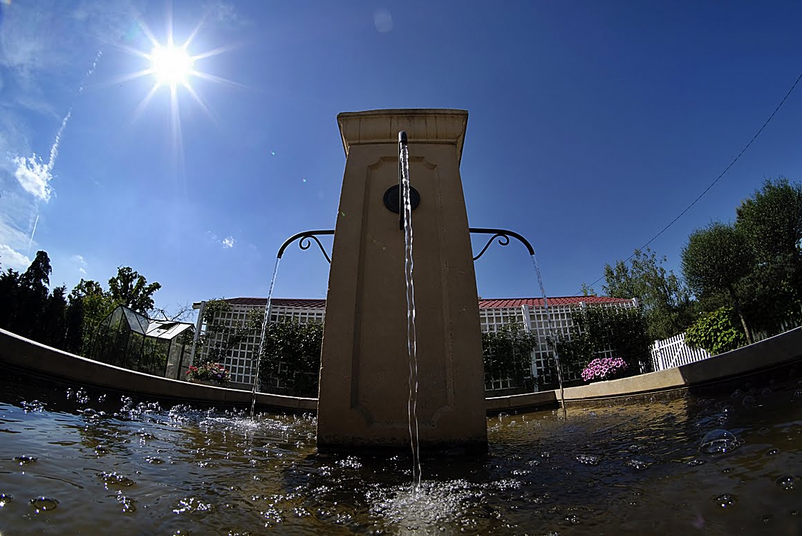 7,5 mm f2,8 Fountain