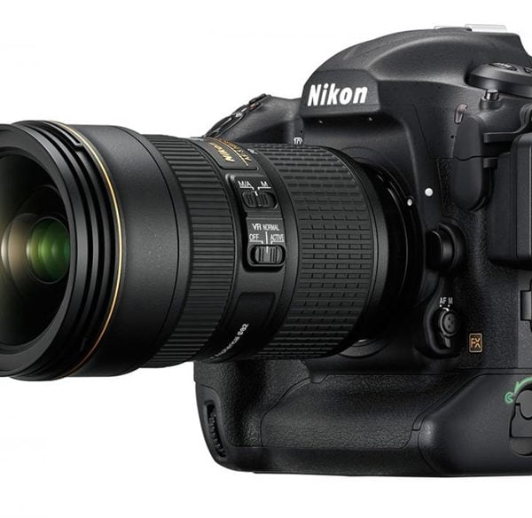 Przywołanie parametrów fotografowania w aktualizacji oprogramowania Nikona D5