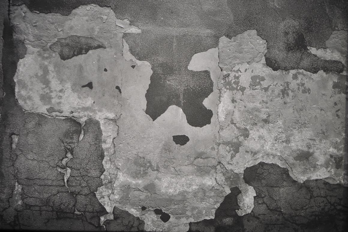 Canon-AE1-Old-Wall