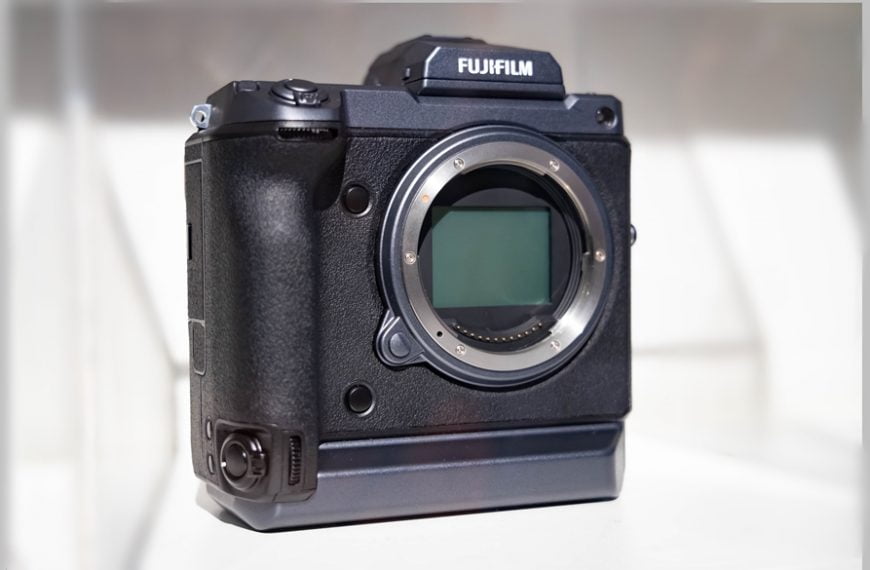 Fujifilm pracuje nad średnioformatowym aparatem z matrycą o rozdzielczości 100 mionów pikseli, detekcją fazową i systemem IBIS