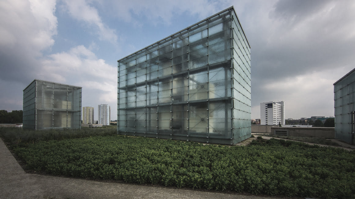 Szklane domy w interpretacji fotograficznej Ignacego Cembrzyńskiego