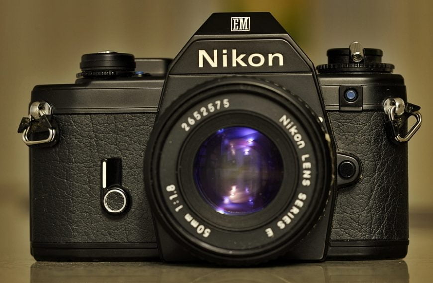 Nikon EM: zwodnicza prostota