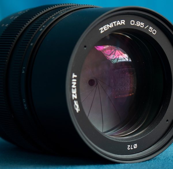 Zenit ogłasza superjasny obiektyw manualny 50 mm f/0,95 do pełnoklatkowych bezlusterkowców Sony