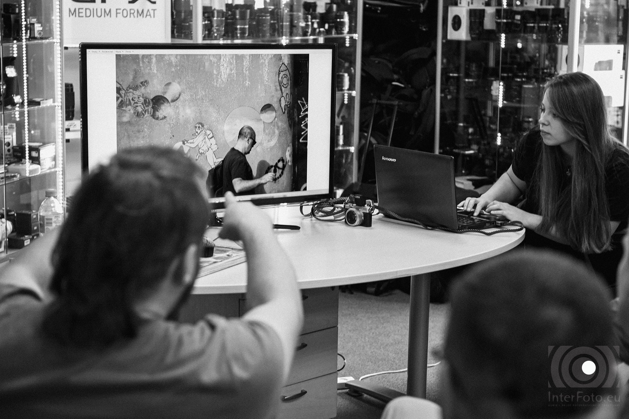 Warsztaty fotografii ulicznej z Krzyśkiem Grabarą w Interfoto.eu