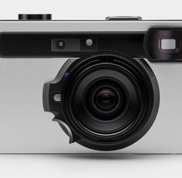 Pozbawiony wyświetlacza dalmierzowiec Pixii z mocowaniem Leica M