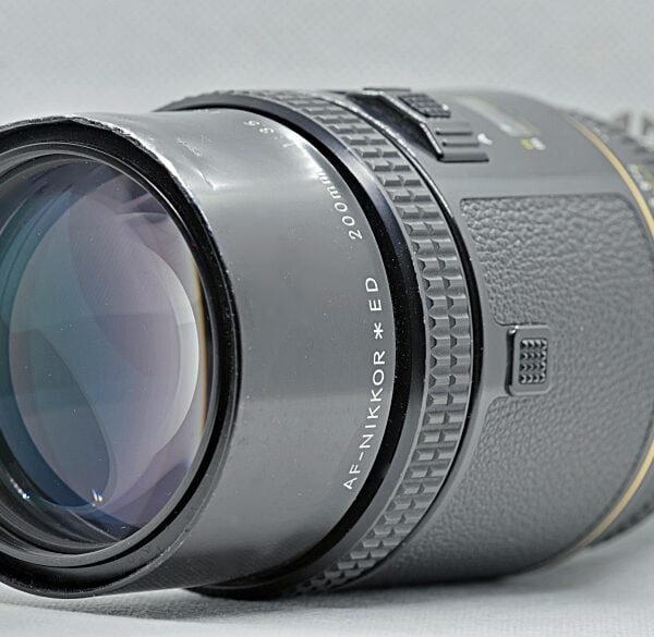 AF-Nikkor*ED 200 mm f/3,5 – perła z lamusa i zagadki decyzji podejmowanych przez Nikona