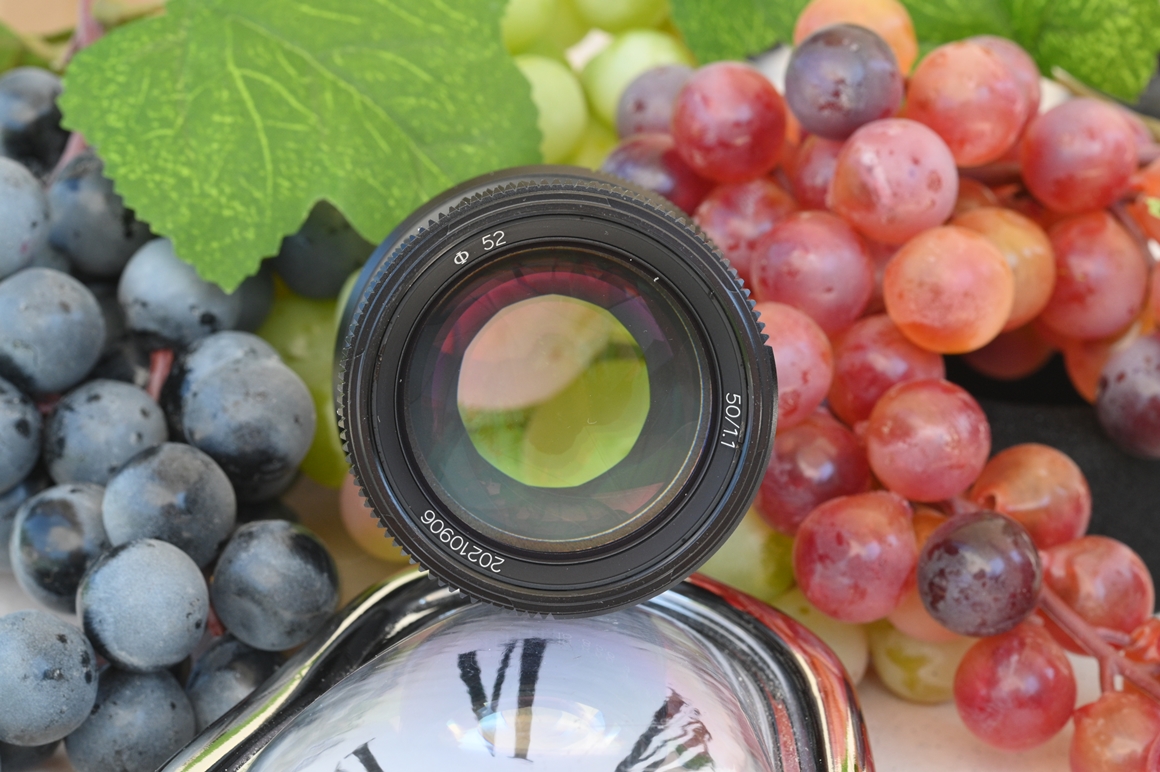 50mm-f1.1-2