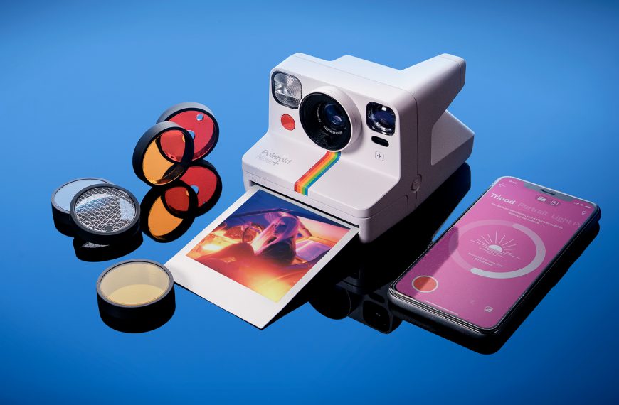 Nowy aparat do fotografii natychmiastowej Polaroid Now+: dodatkowe tryby uruchamiane smartfonem