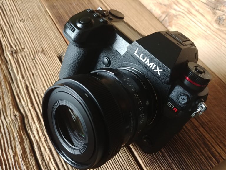 Panasonic Lumix S1R + Sigma 65mm F 2 DG DN Contemporary L-Mount
