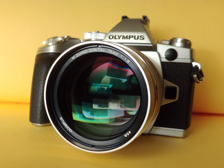 Olympus OM-D E-M1 i M.Zuiko 75mm F1.8