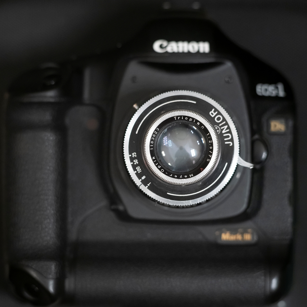 Meyer Optik Trioplan 75mm F2.9 Lens