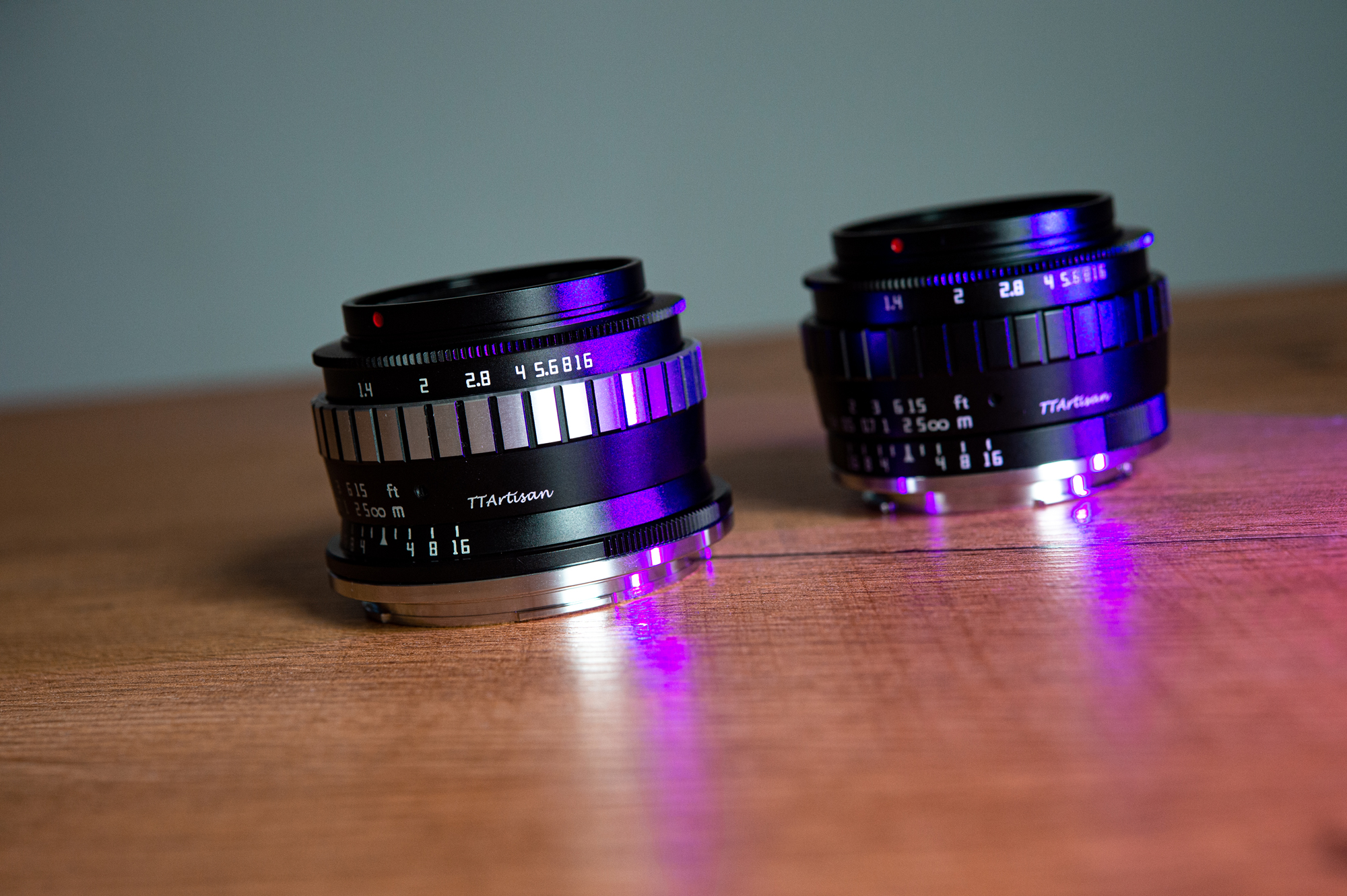 TTArtisan 23mm F1.4 czarno-srebrny i czarny APS-C