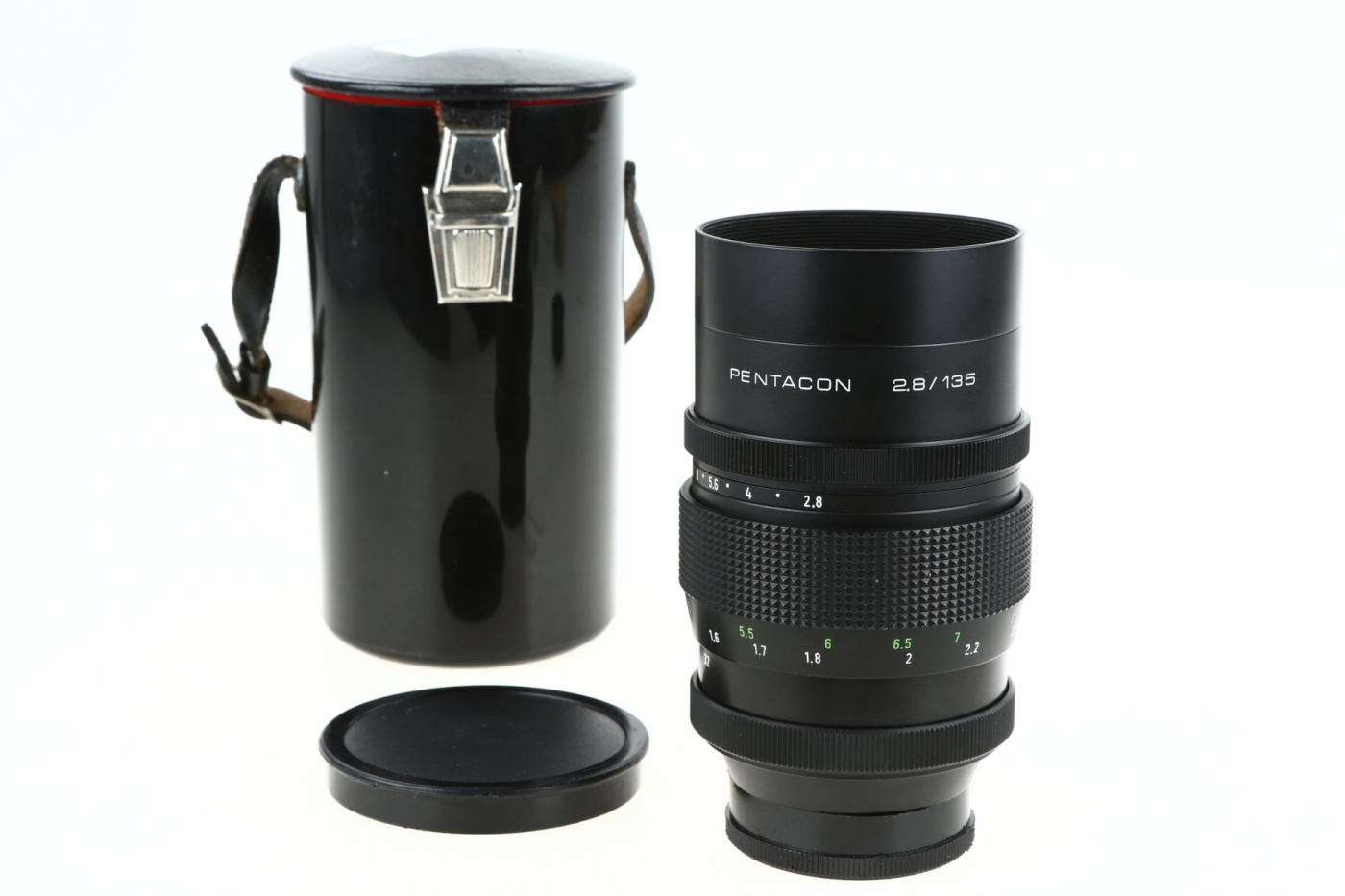15-listkowy Pentacon 135mm F2.8 w mocowaniu M42 - pełen zestaw z osłoną przeciwsłoneczną i dedykowanym futerałem - 800zł