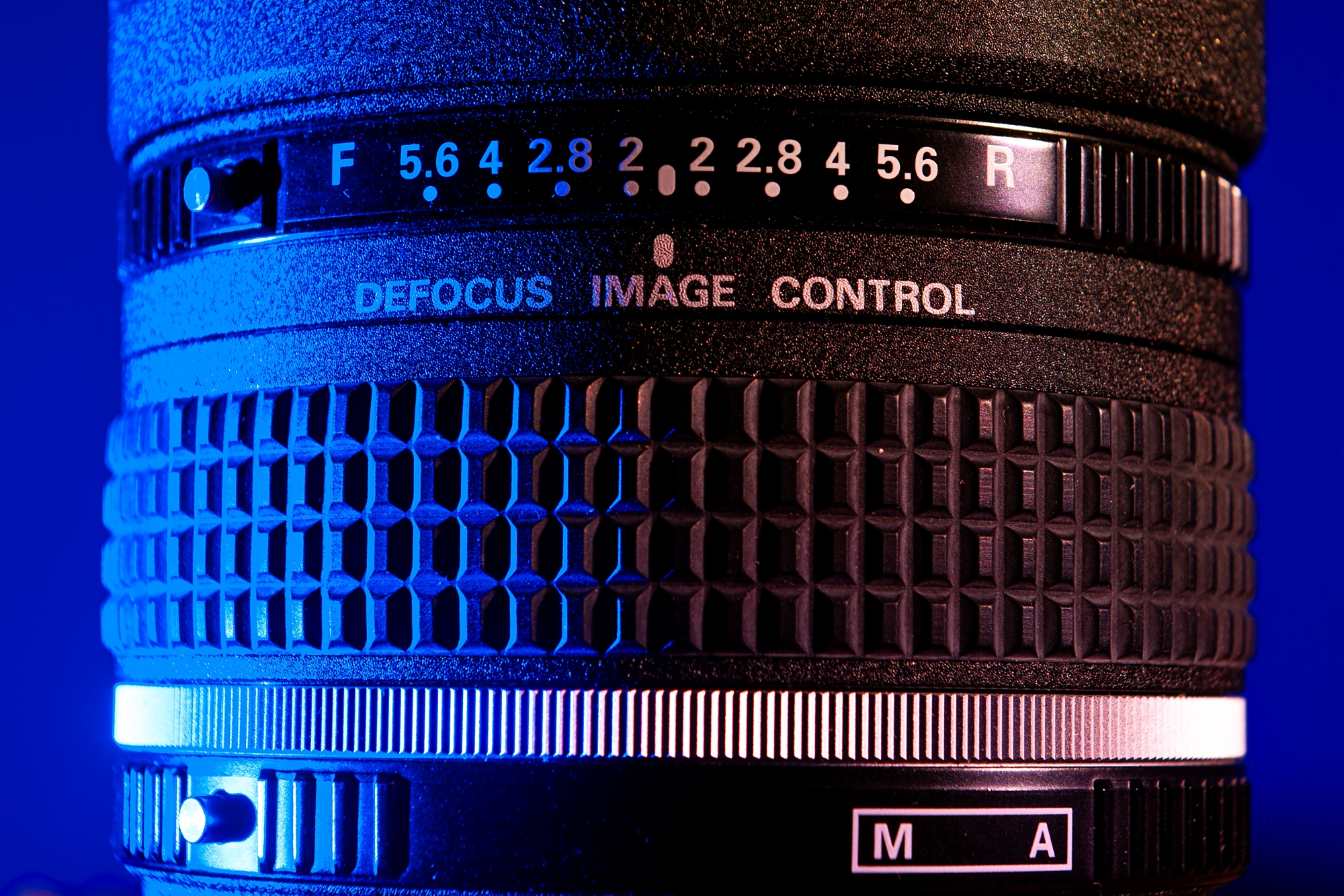 AF Nikkor 105mm F2D DC DC Ring