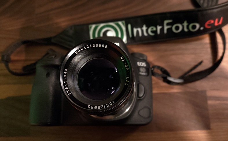 Canon EOS 6D Mark II i TTArtisan 100mm F2.8 Bubble Bokeh M42