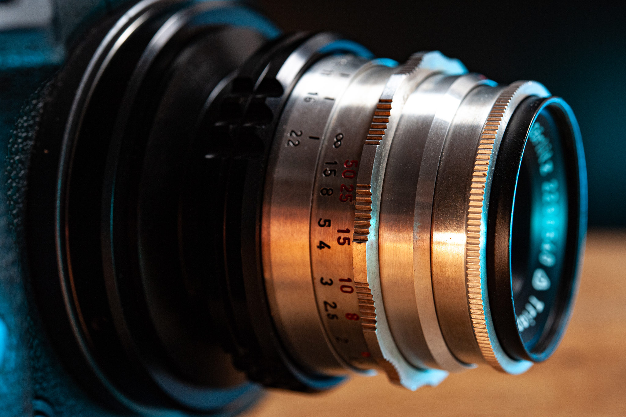 Trioplan 50mm F2.9 w mocowaniu Altix zaadoptowany przez adapter do Canon EOS R6