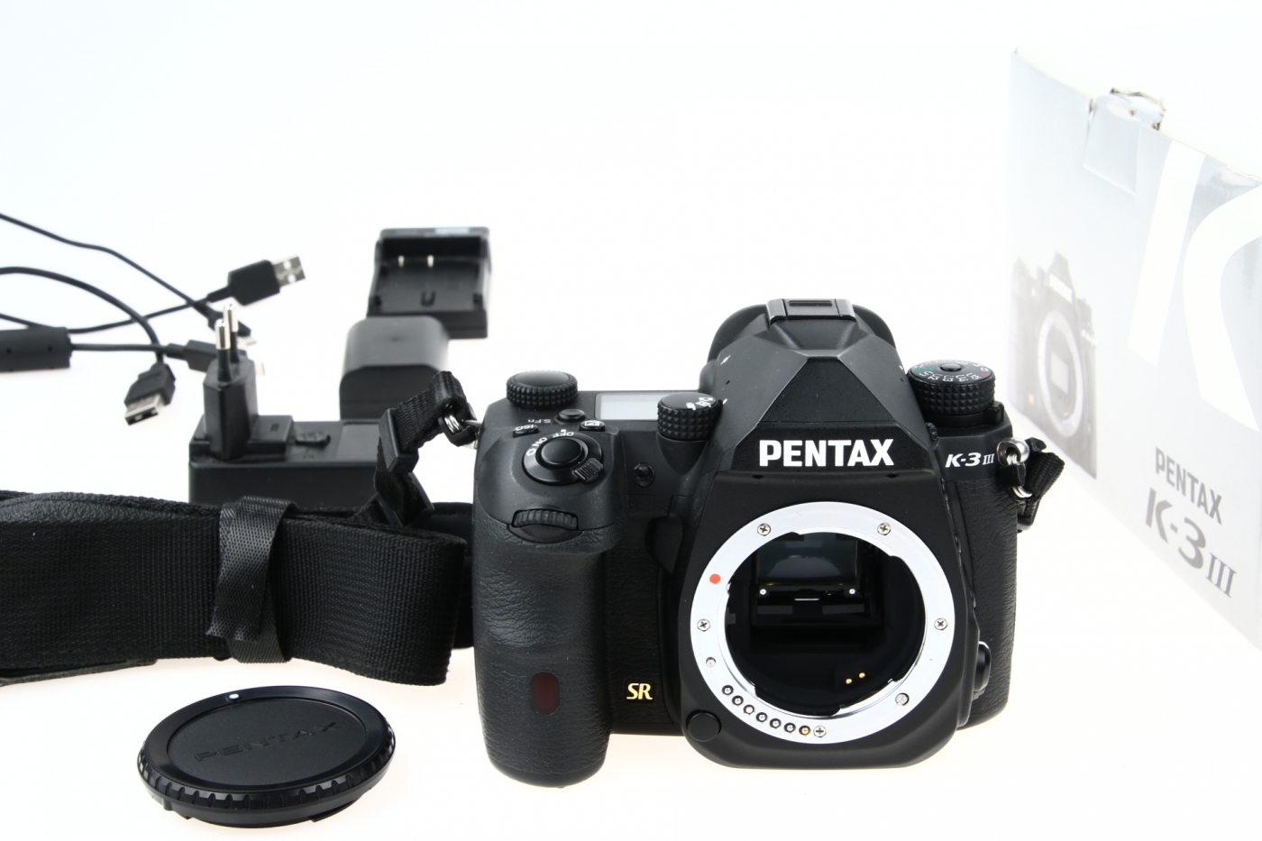 Lustrzanka cyfrowa kontra bezlusterkowiec Pentax K-3 Mark III