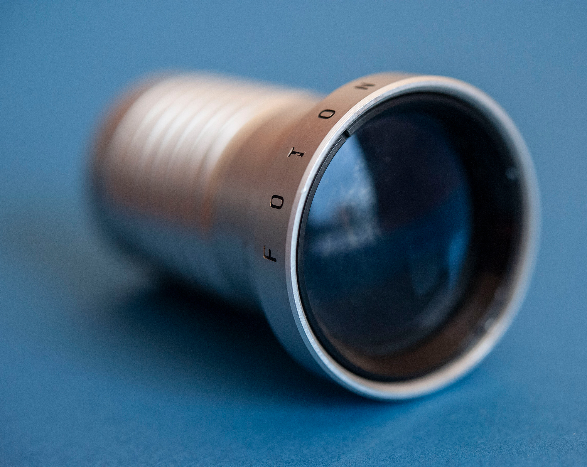 Foton 50mm F1.5 unikalny obiektyw projektorowy przerobiony na mocowanie Micro 4/3 do tworzenia psychodelicznych zdjęć