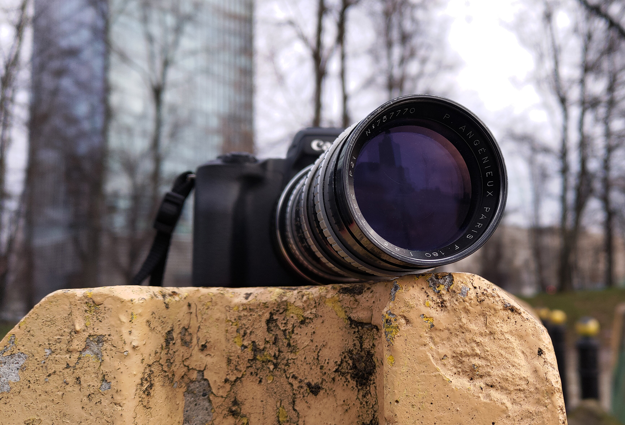 P. Angenieux Paris 180mm F4.5 Type P21 M42 na Canon EOS M50 Mark II