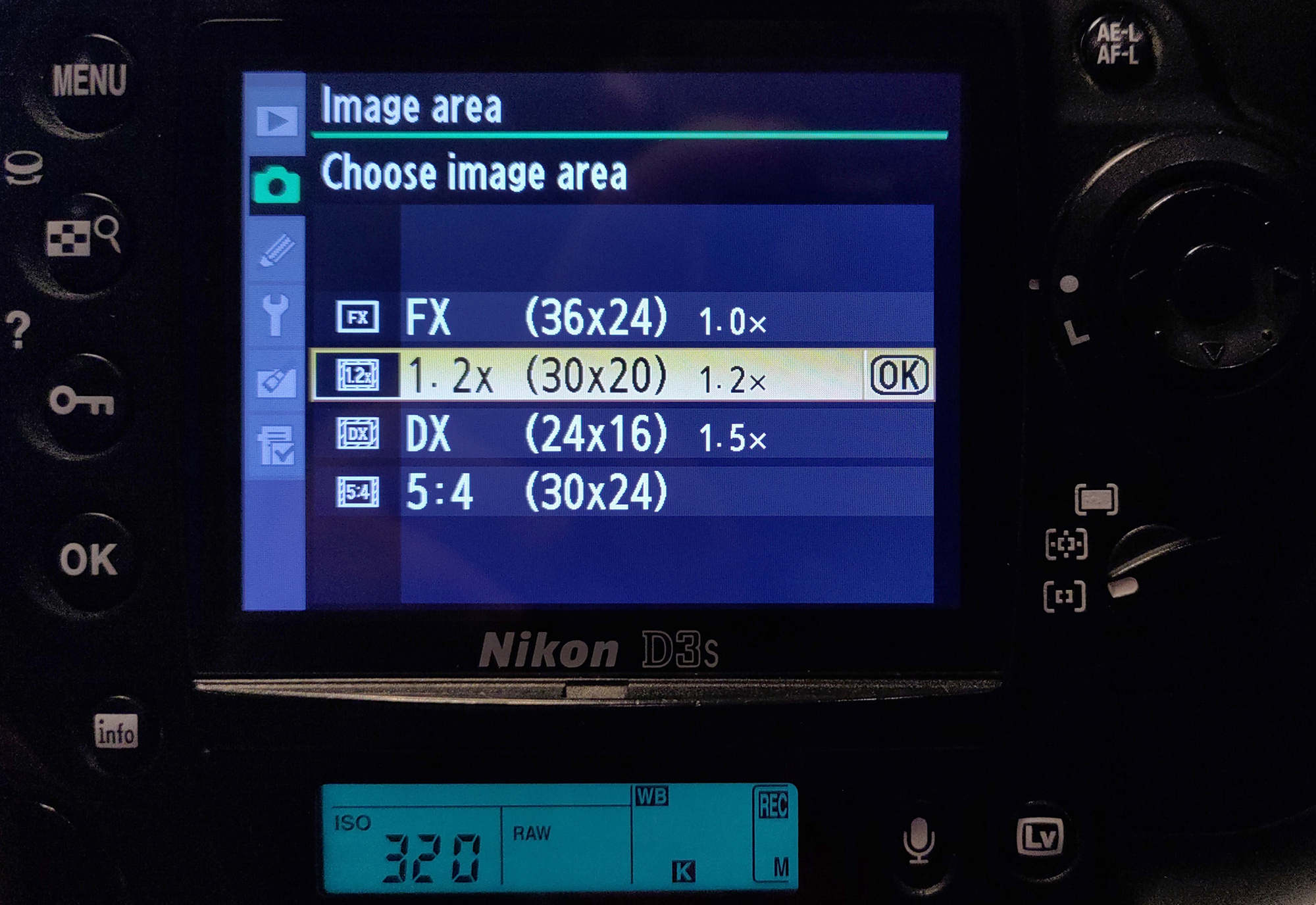 Nikon D3s w 2024, crop 1.2, 8.5 megapiksela, Tamron SP AF 60mm F2.0 Di II LD (IF) Macro 1:1 i wio :)