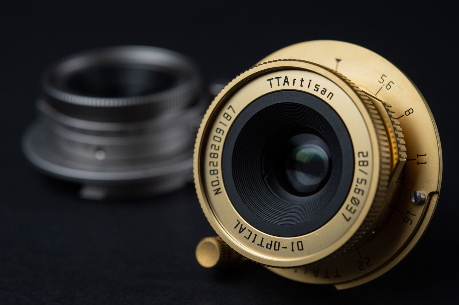 Obiektyw TTArtisan 28mm Gold 3