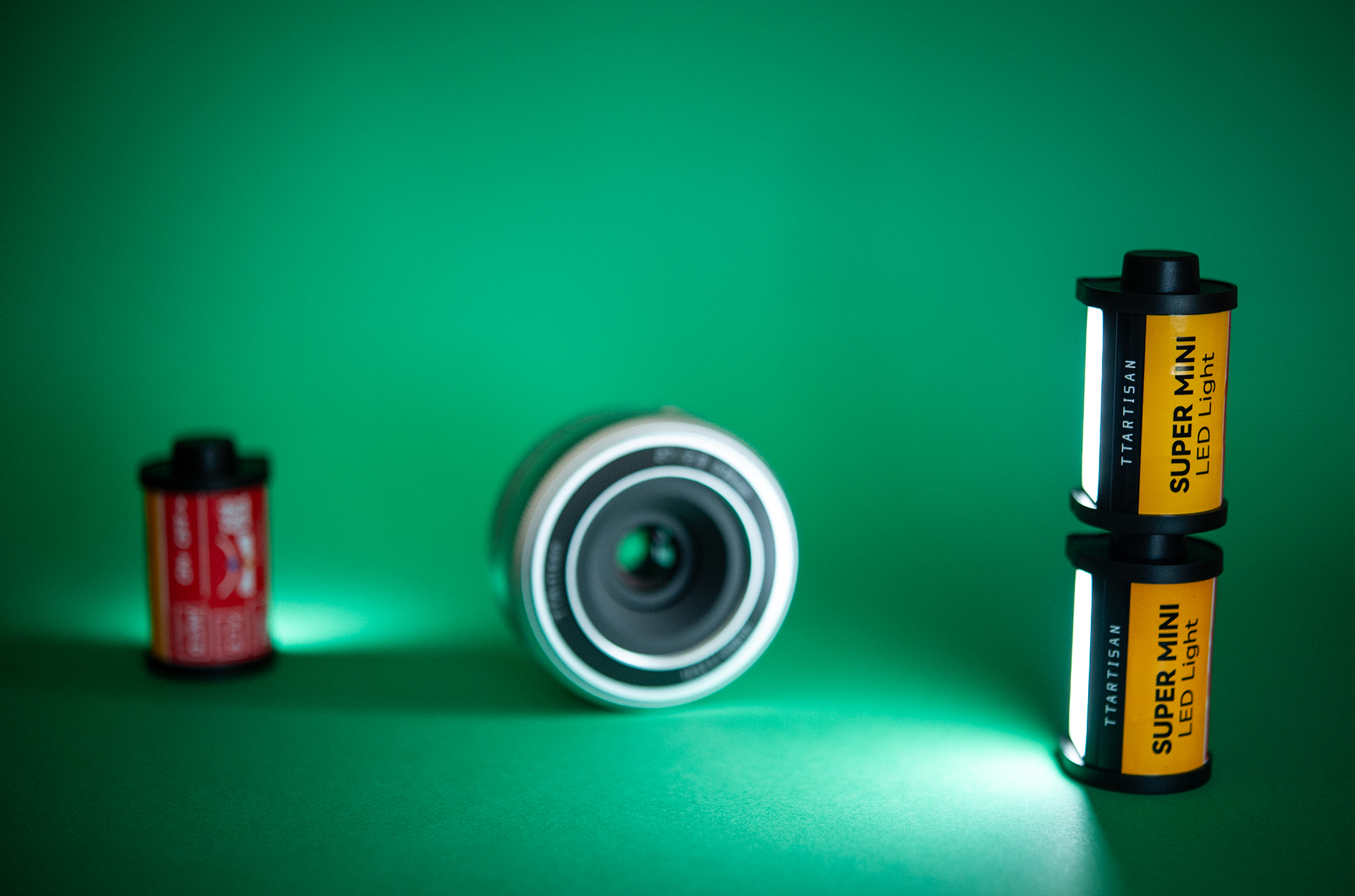 TTArtisan Mini Magnetic LED Light - praktyczne zastosowanie w ministudiu do fotografii reklamowej