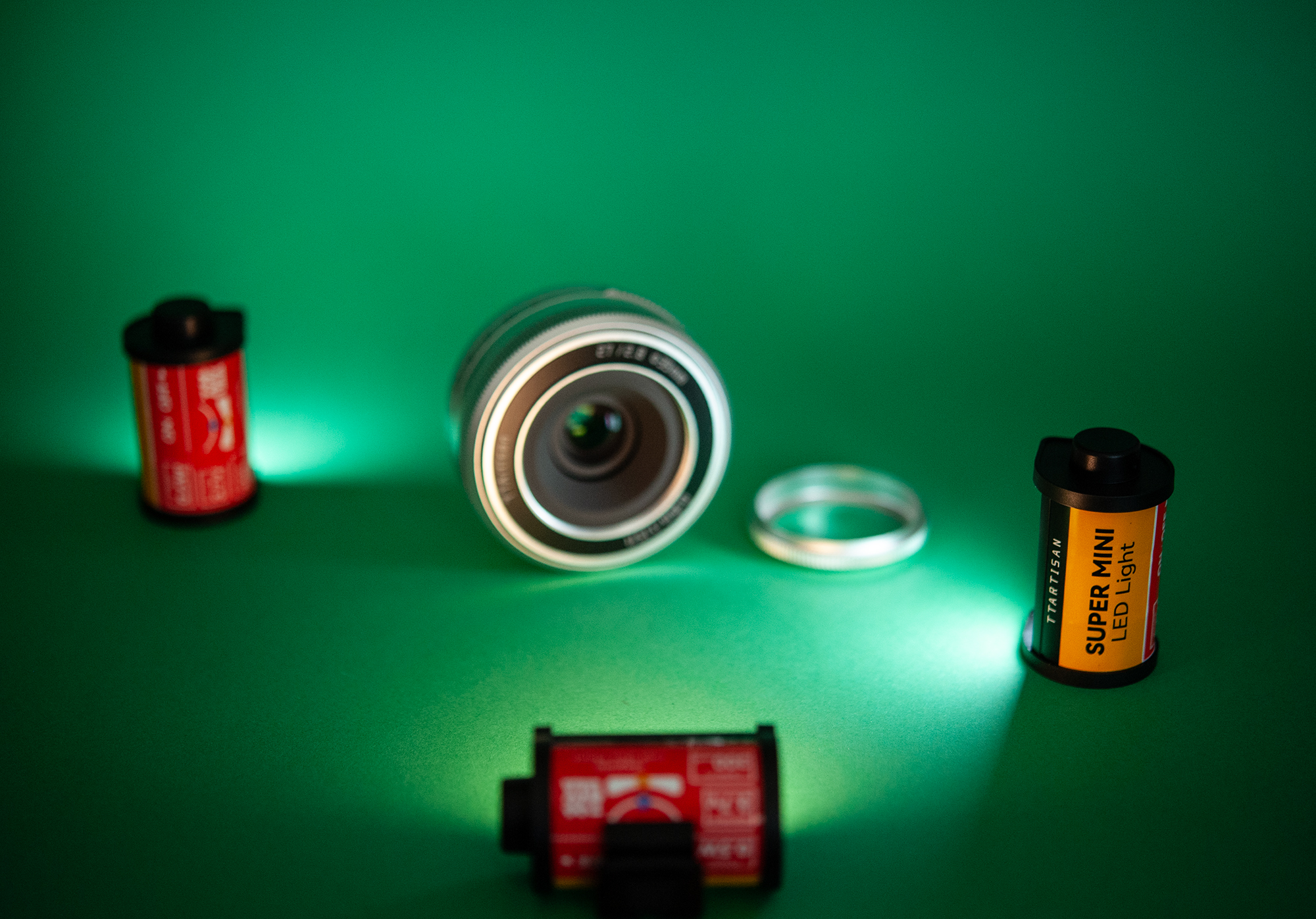 TTArtisan Mini Magnetic LED Light - praktyczne zastosowanie w ministudiu do fotografii reklamowej