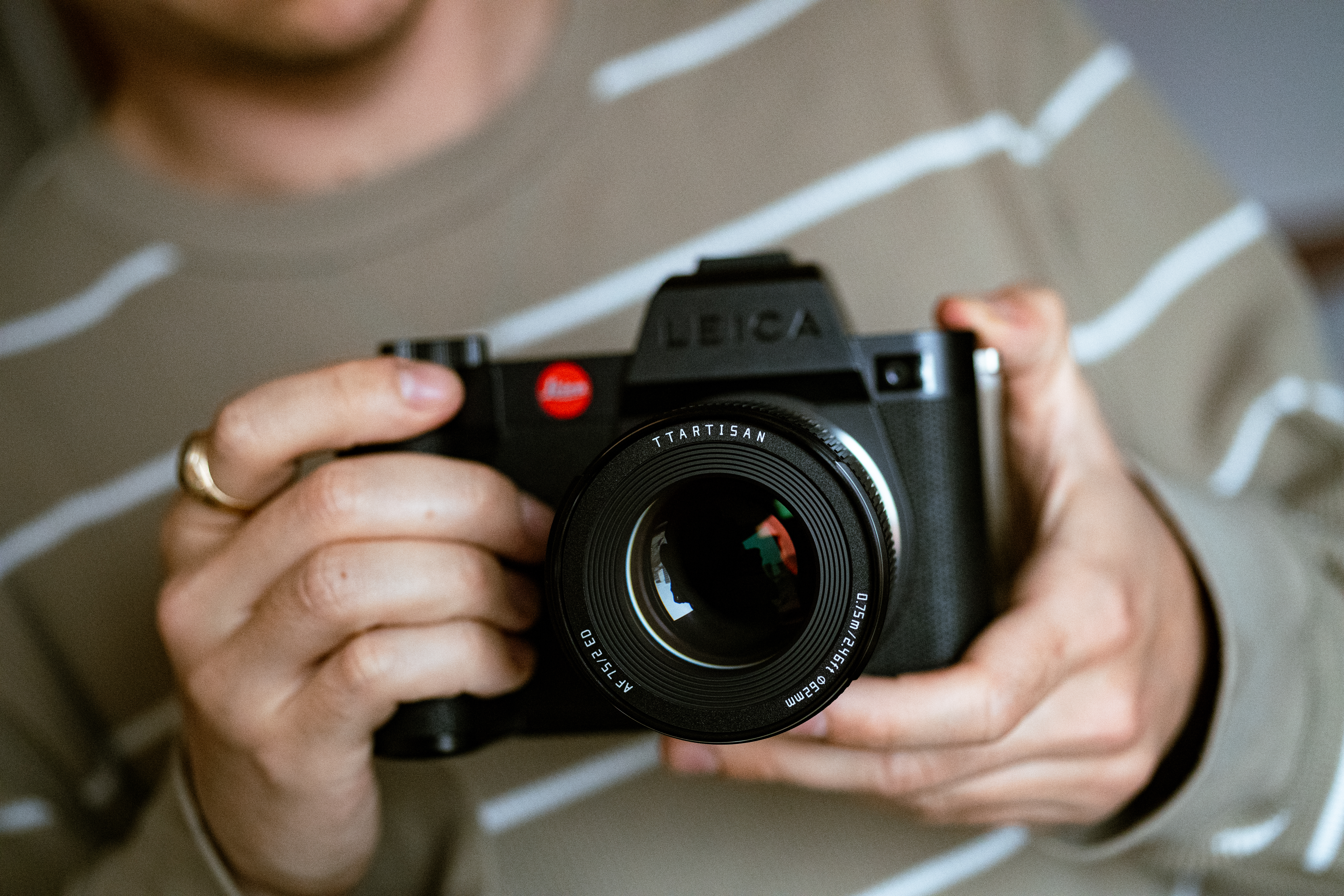 TTArtisan AF 75mm F2 ED L-mount i jak prezentuje się w towarzystwie aparatu Leica SL2-S