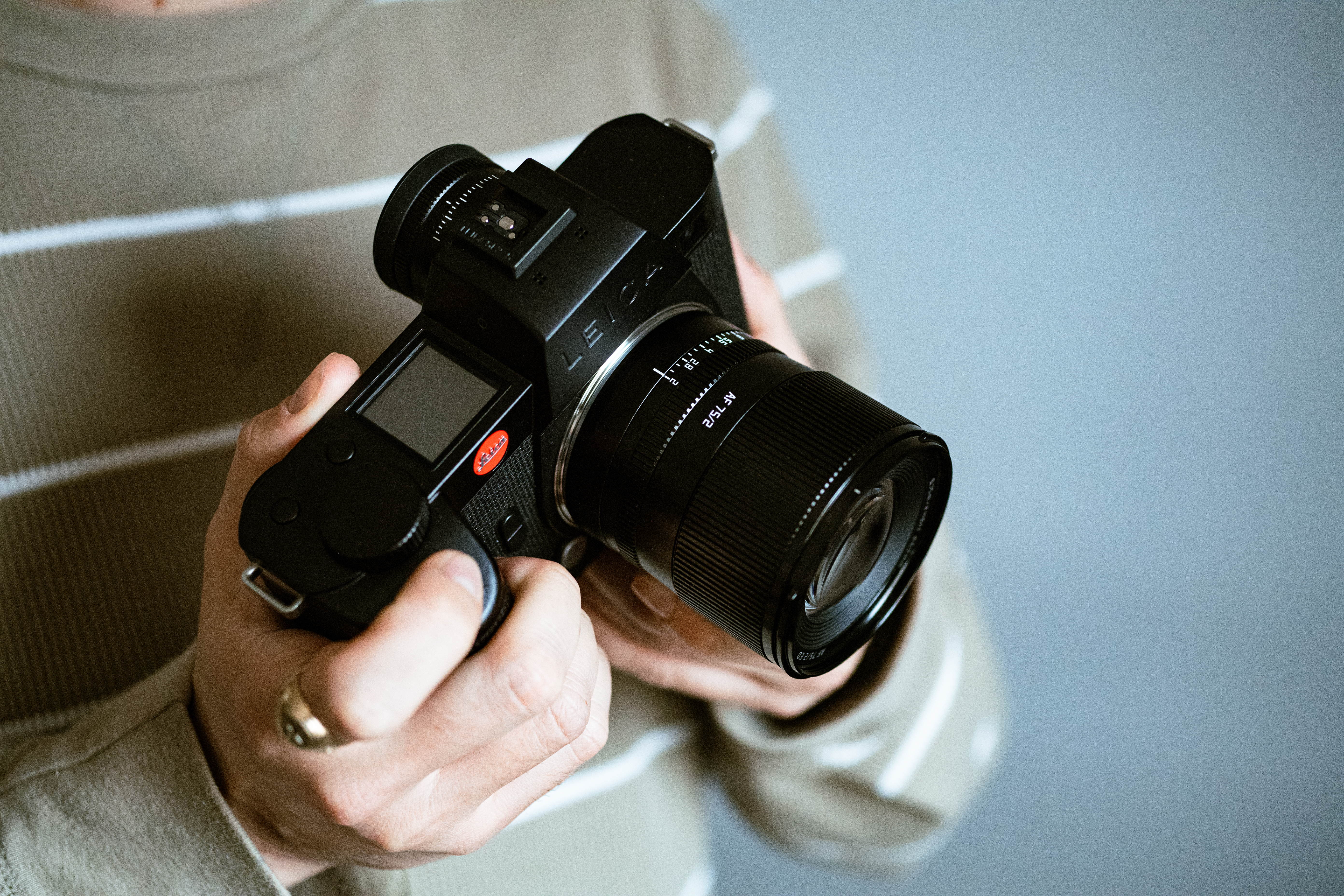 TTArtisan AF 75mm F2 ED L-mount i jak prezentuje się w towarzystwie aparatu Leica SL2-S