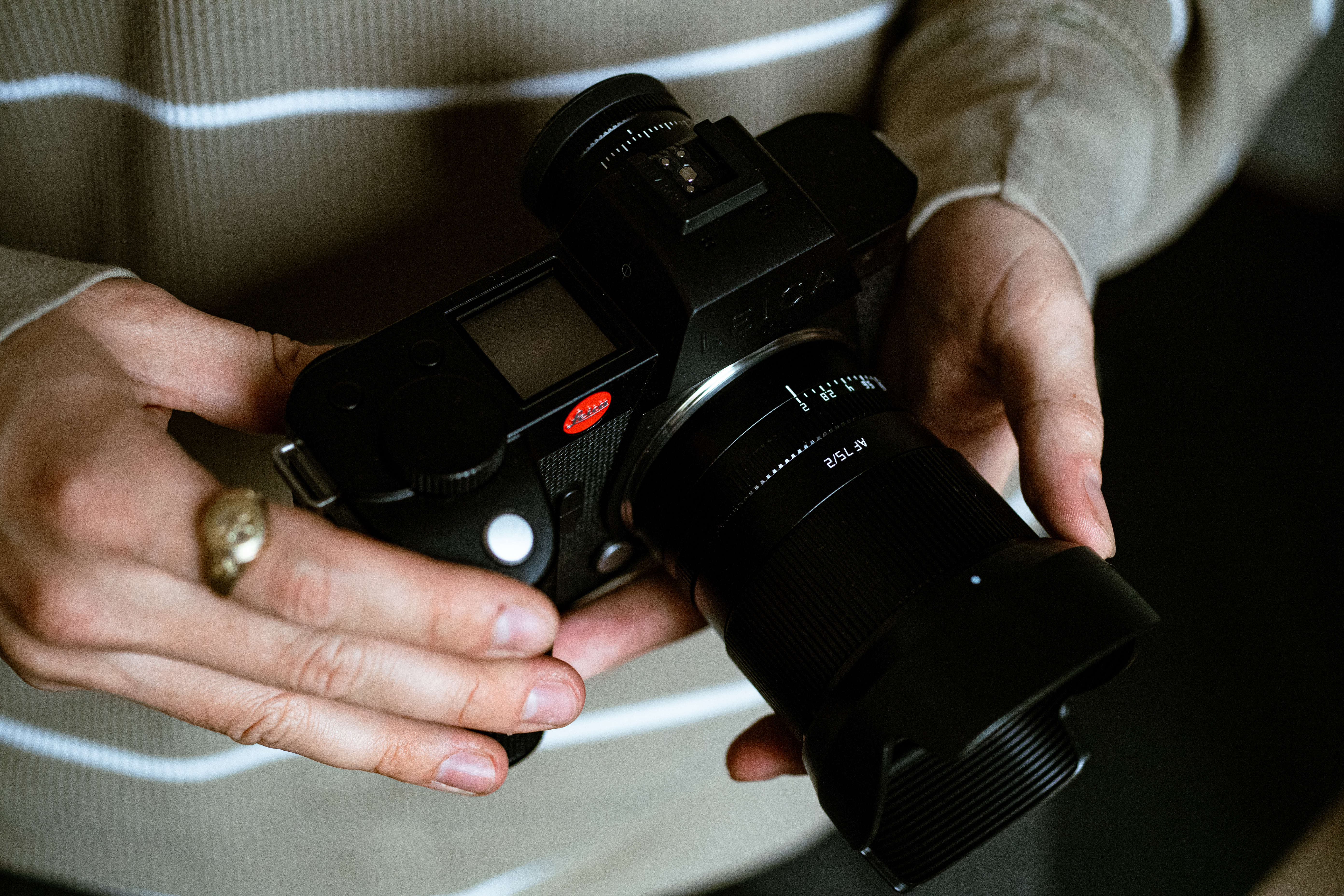 TTArtisan AF 75mm F2 ED L-mount i jak prezentuje się w towarzystwie aparatu Leica SL2-S