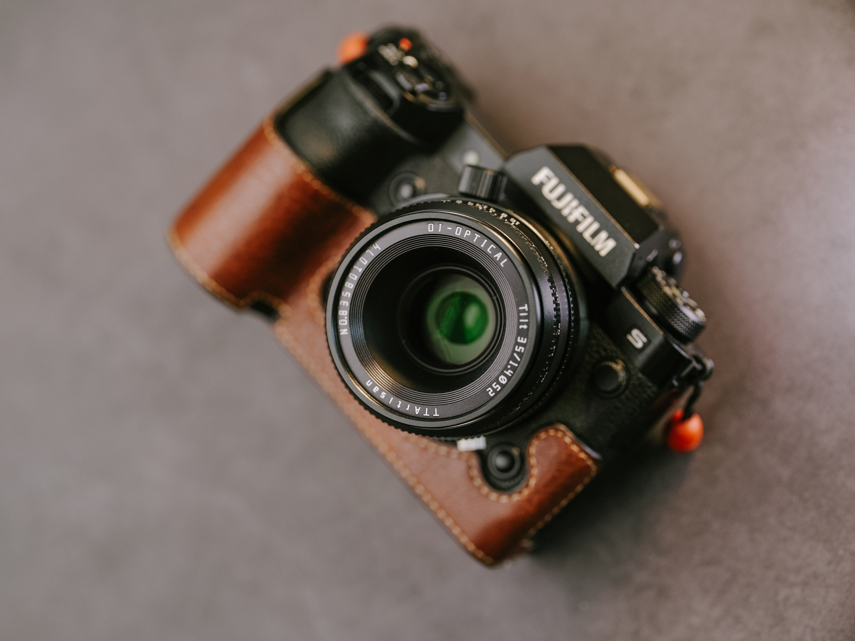TTArtisan Tilt 35mm F1.4 APS-C