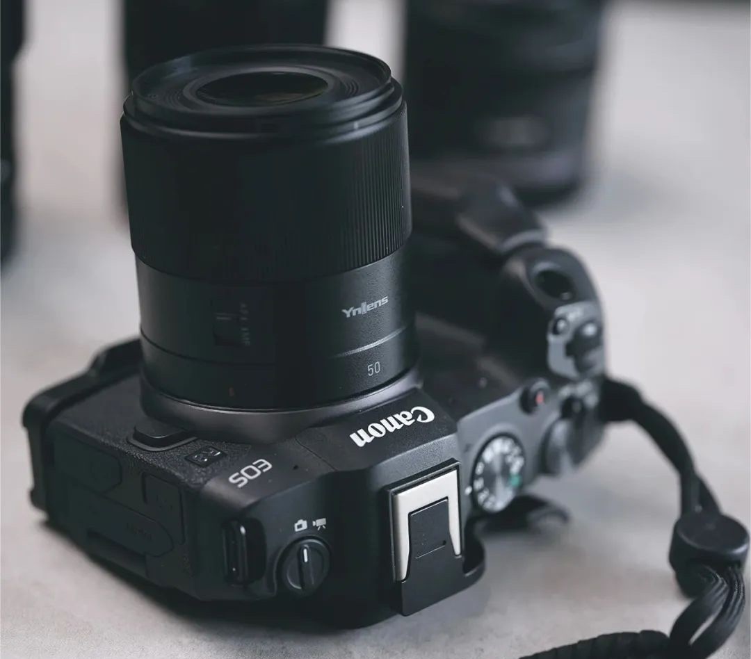 Yongnuo 50mm f1.8r df lens 10