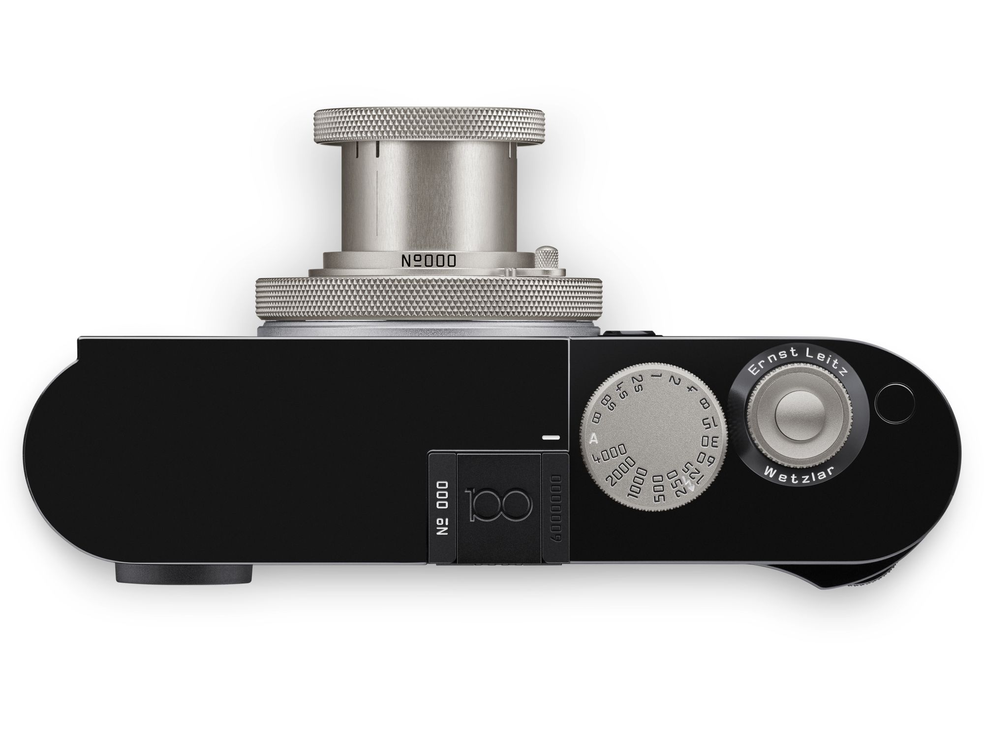 Batch a leica m11 d with retro lens is placed on a white background