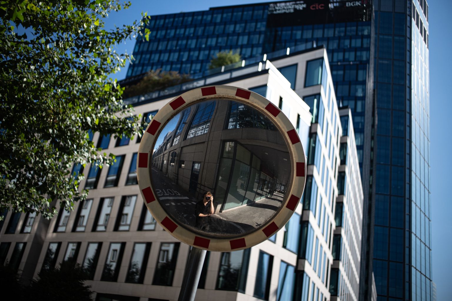 Galeria zdjęć przykładowych 2000px wykonana za pomocą obiektywu TTArtisan AF 23mm F1.8 ED Sony E