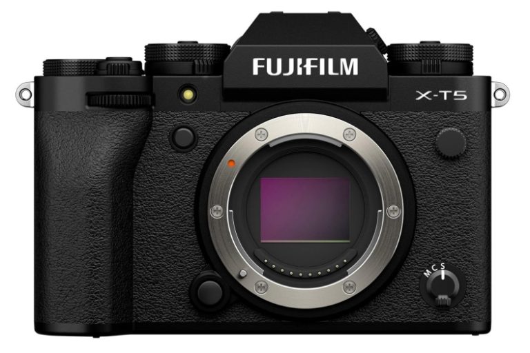 fujifilm-udostepnia-niewielkie-aktualizacje-firmware-dla-x‑t5-x‑z20-x‑t50-x‑m5-x100vi-gfx100rf-i-x‑half