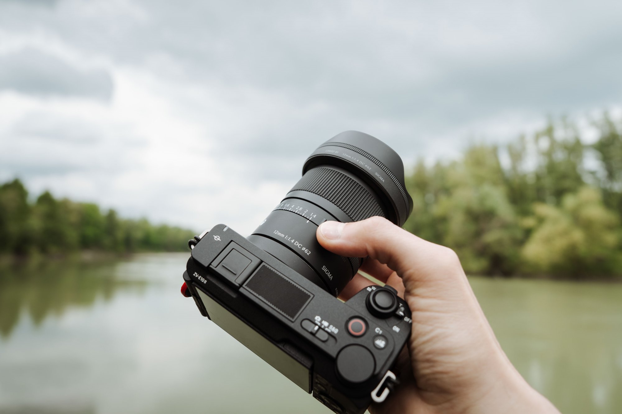 sigma-12-mm-f1-4-dc-contemporary-najszerszy-na-swiecie-obiektyw-f1-4-do-aparatow-aps-c 7