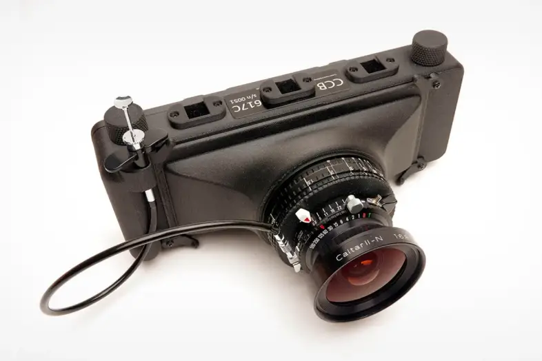 piec-nowych-przystepnych-cenowo-aparatow-wielkoformatowych-od-custom-camera-building