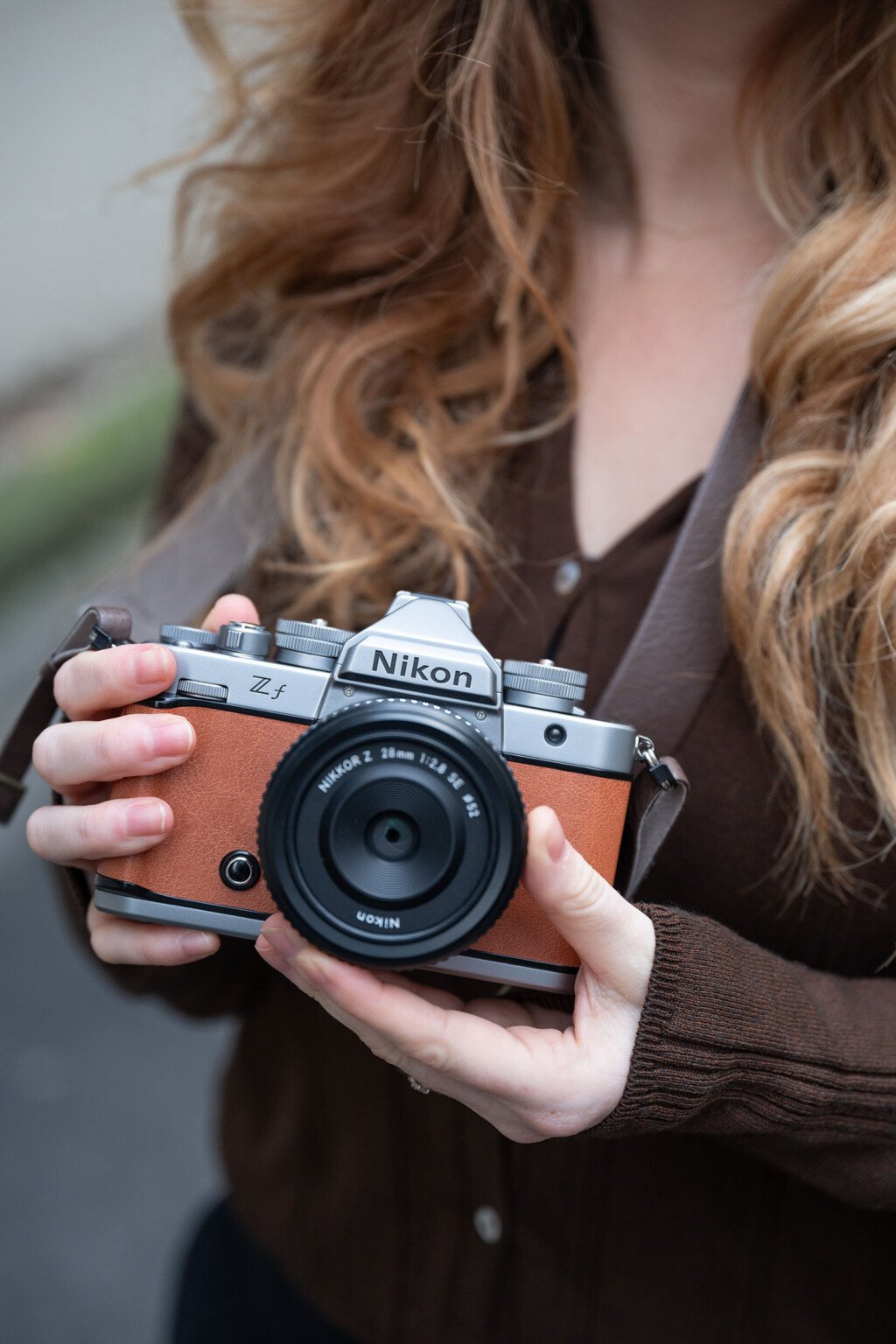 nikon-z-f-silver-edition-aparat-retro-staje-sie-jeszcze-bardziej-retro-i-otrzyma-nowa-funkcje-film-grain 4