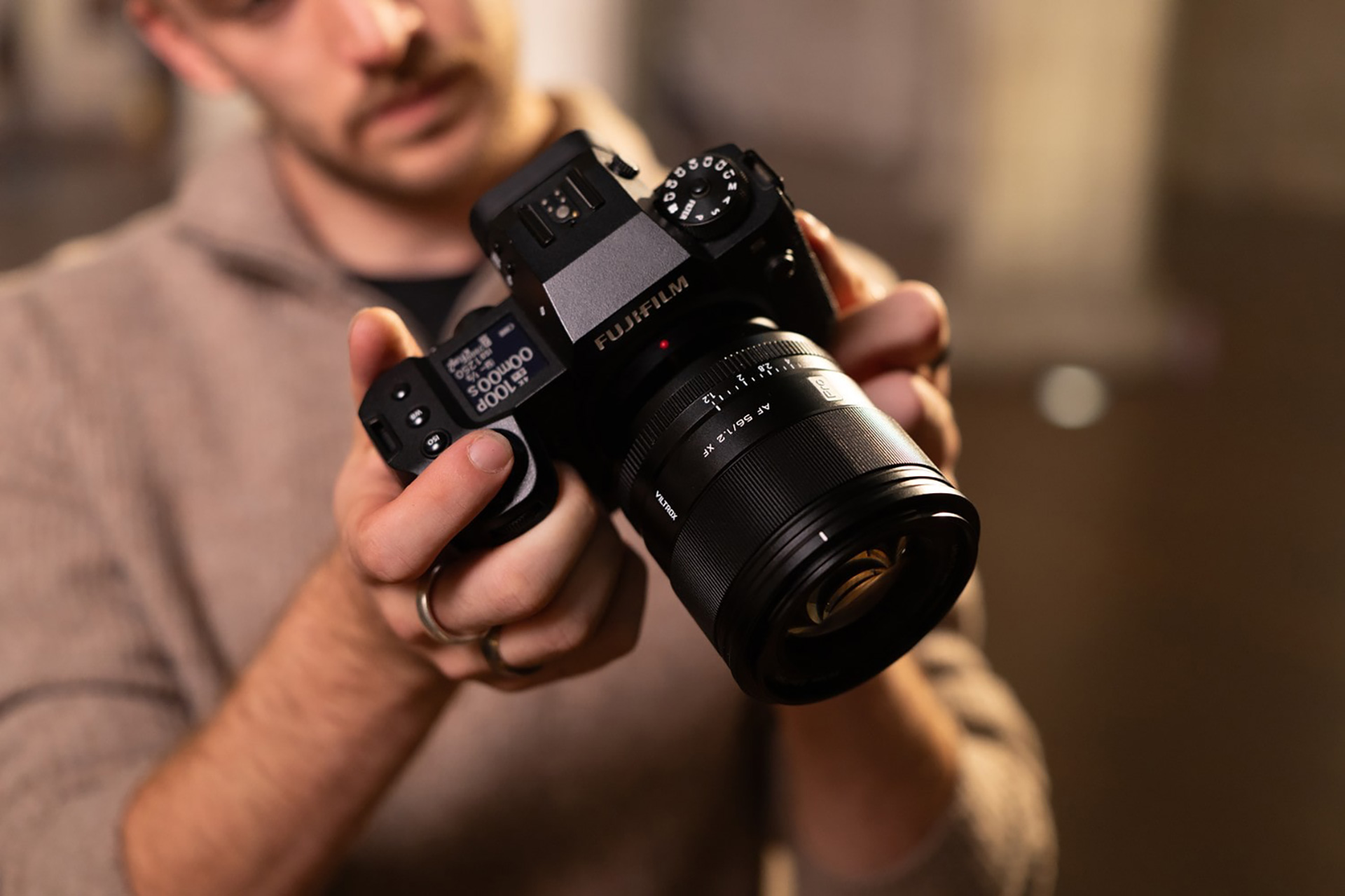 viltrox-af-56mm-f1-2-pro-jasny-i-budzetowy-obiektyw-portretowy-dla-aps-c 2