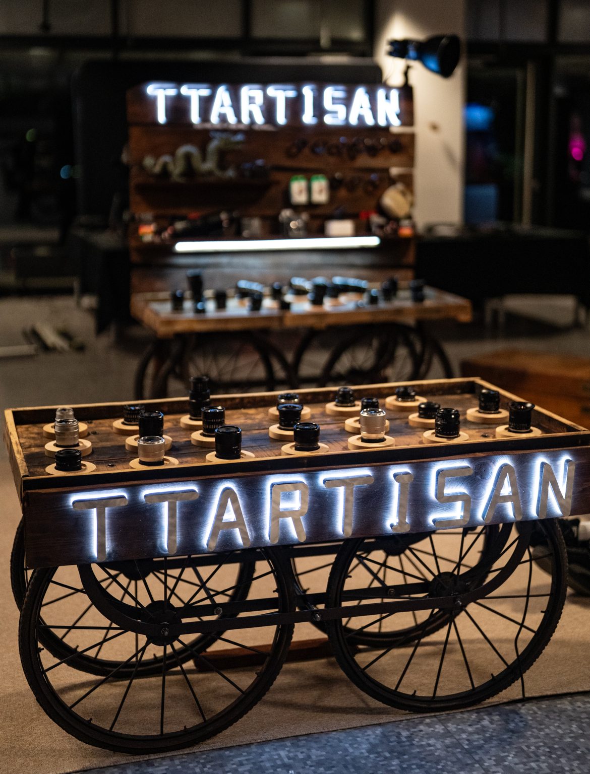 Ttartisan pl booth fotoformafestiwal2025 setupday (11)