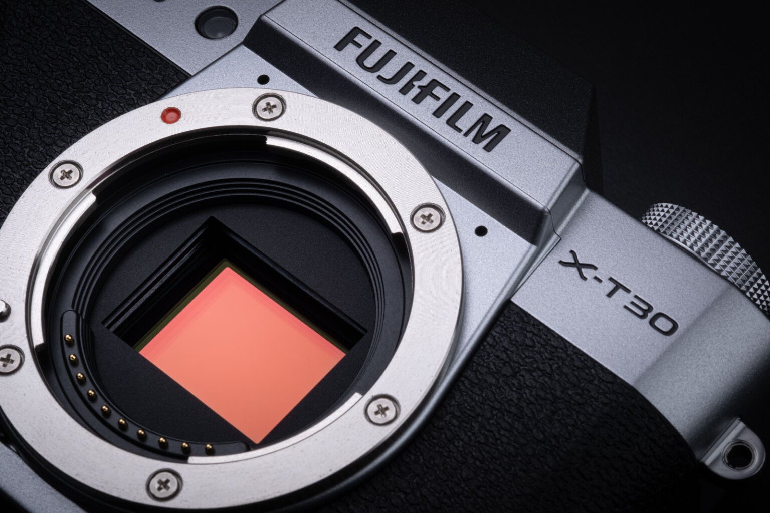 fujifilm-x-t30-iii-nowy-procesor-i-film-simulation-dial 4