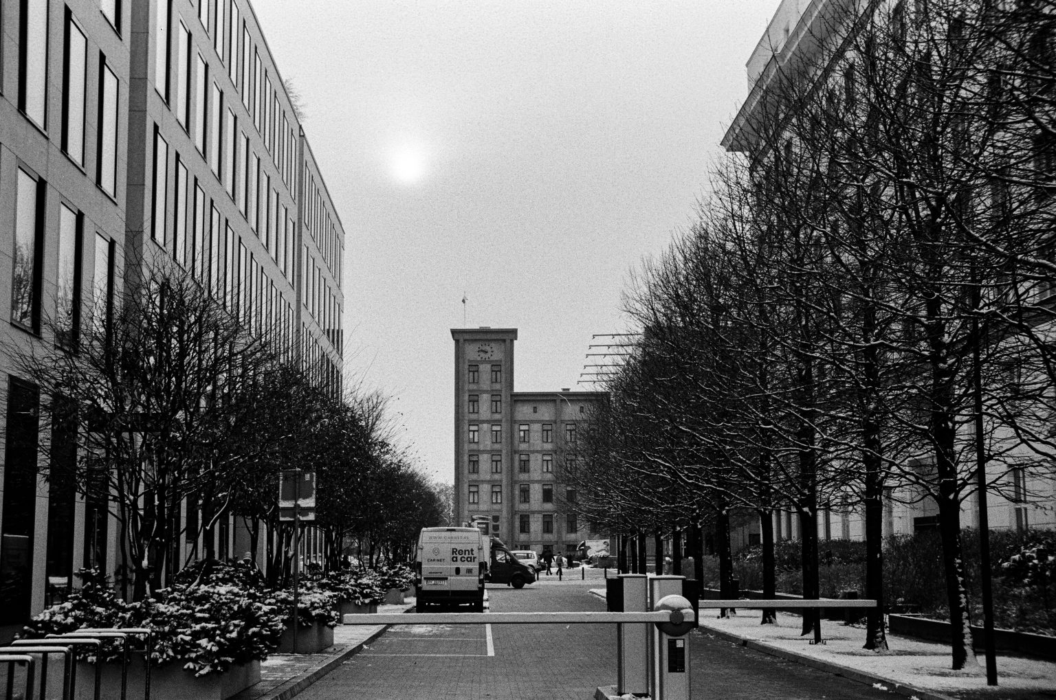 Galeria zdjęć przykładowych wykonana aparatem Leica M5, obiektywem TTArtisan 50mm F0.95 Leica M na filmie Ilford HP5