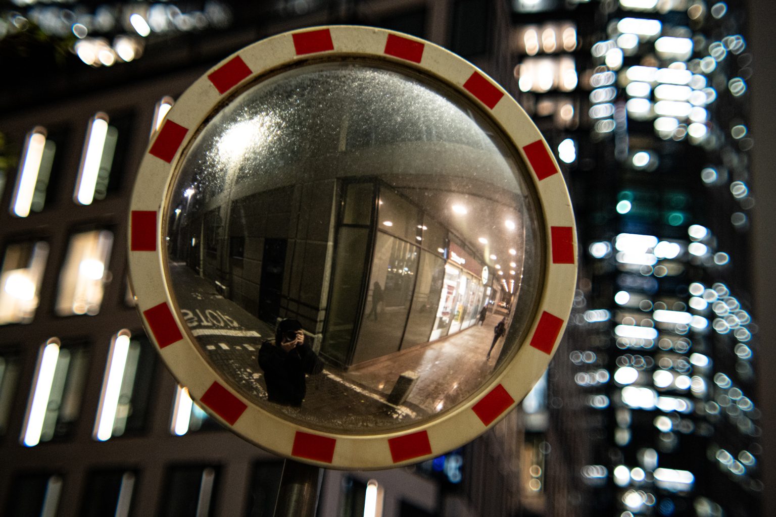 Galeria zdjęć przykładowych 2000px wykonana za pomocą obiektywu TTArtisan 50mm T2.1 Cine Soft-Bubble i aparatu Sony A7R IV