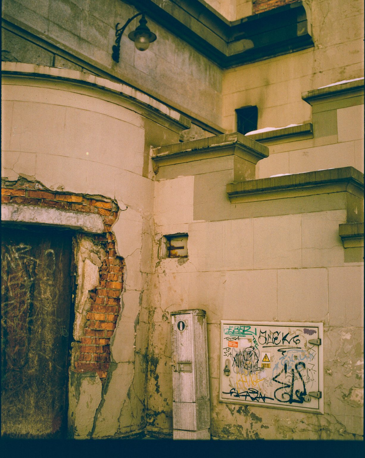 Galeria zdjęć przykładowych 1:1 wykonanych za pomocą aparatu Mamiya RB67 na filmie  Harman Phoenix II 200/120