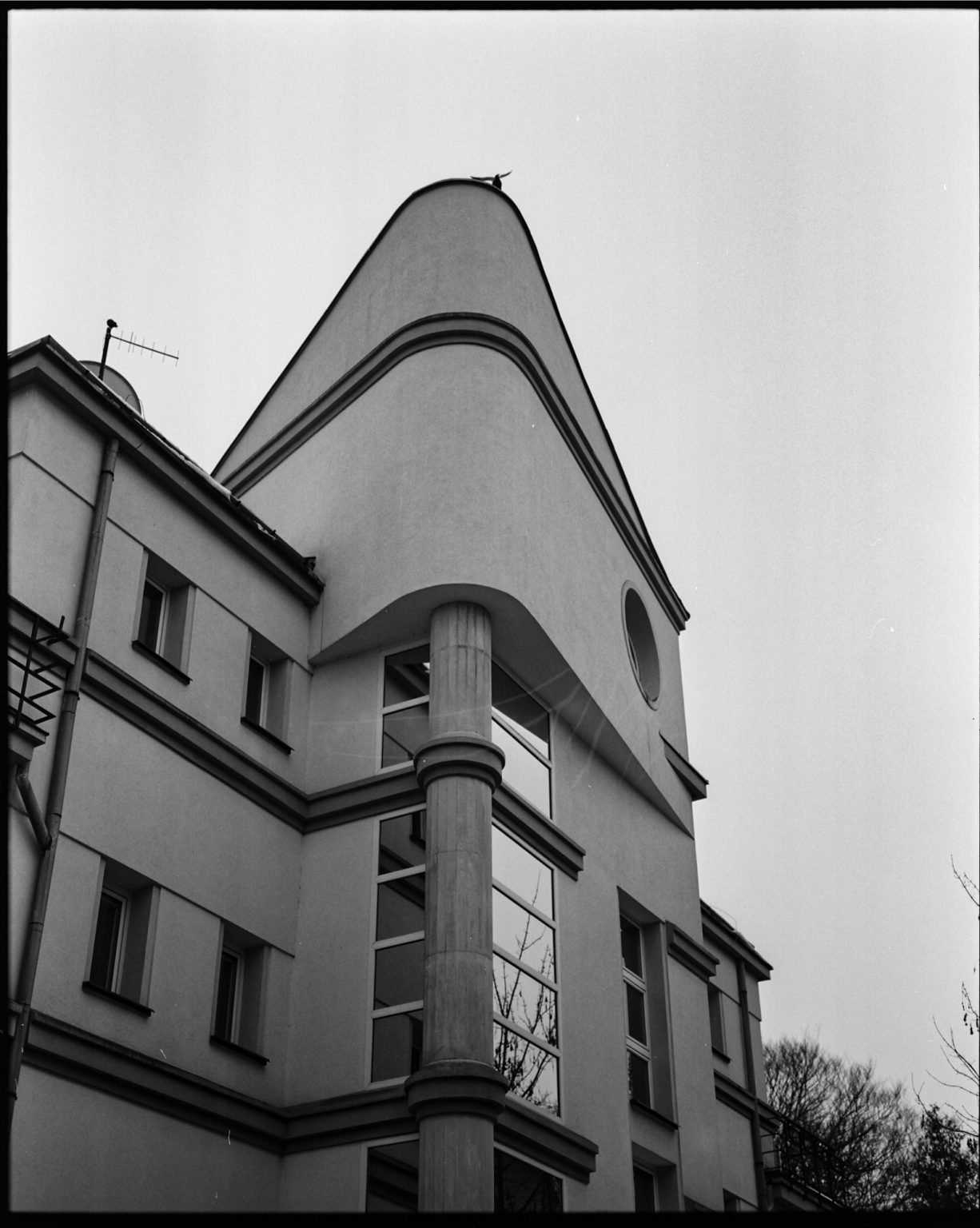 Galeria zdjęć przykładowych 1:1 wykonana za pomocą aparatu Fuji GW670 III na filmie Kodak Tri-X 400/120 i zeskanowana w Relax Foto Lab Galeria zdjęć przykładowych 1:1 wykonana za pomocą aparatu Fuji GW670 III na filmie Kodak Tri-X 400/120 i zeskanowana w Relax Foto Lab