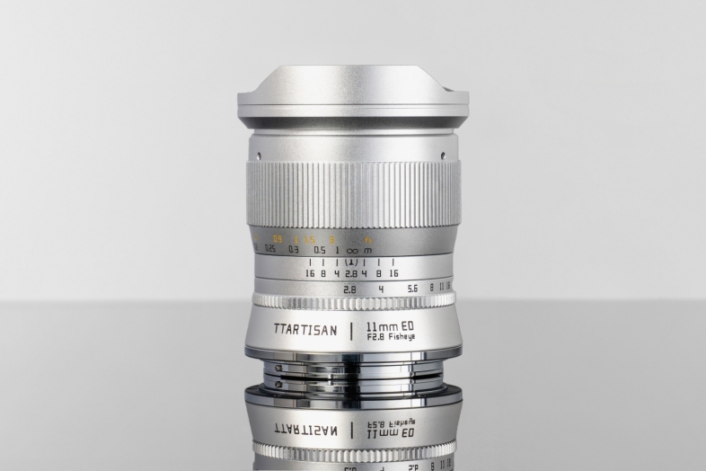 ttartisan-11mm-f28-fisheye-srebrny