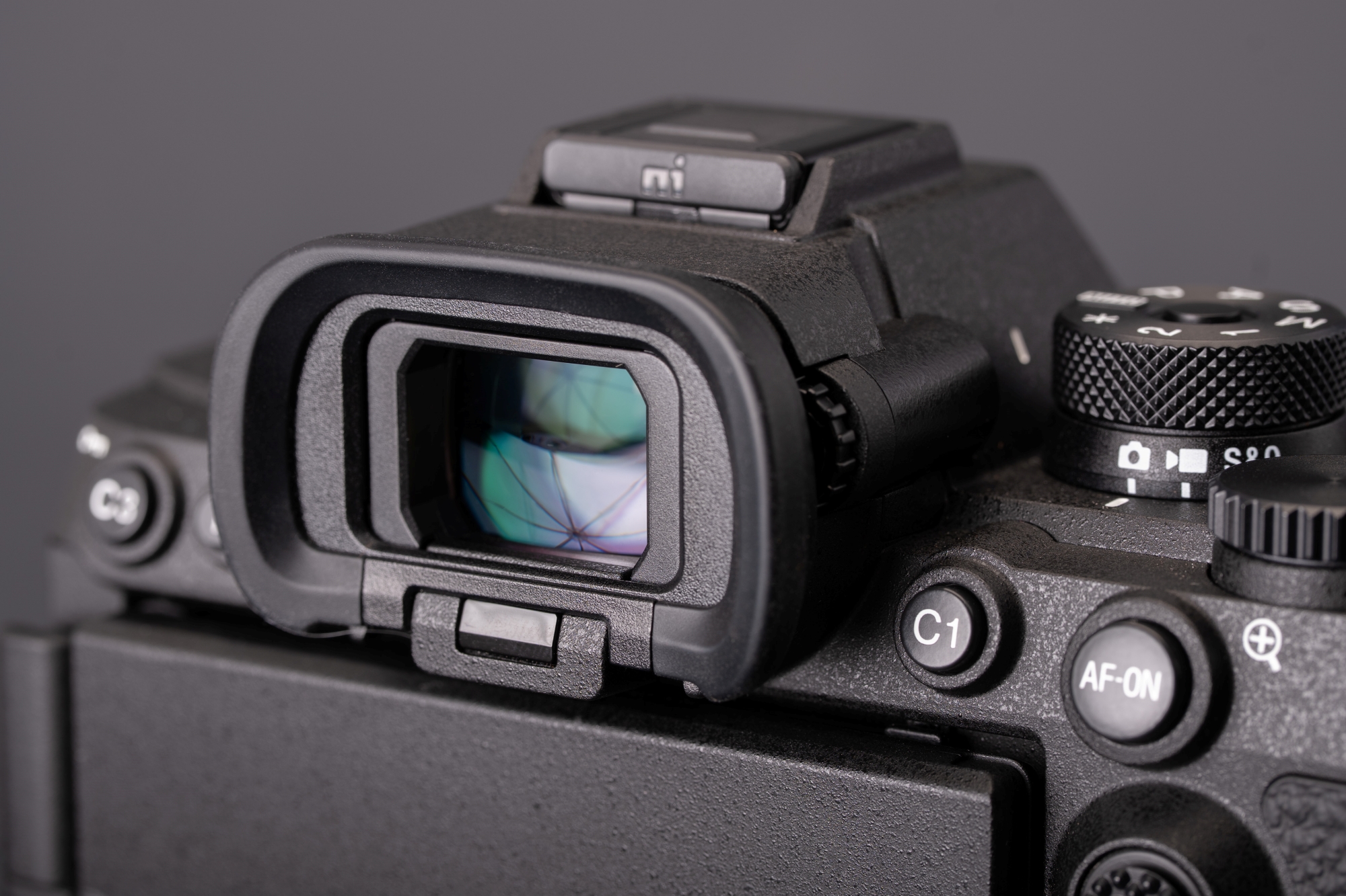 Sony A7R VI oficjalnie: 66,8 MP, matryca typu stacked i 30 kl./s bez blackoutów