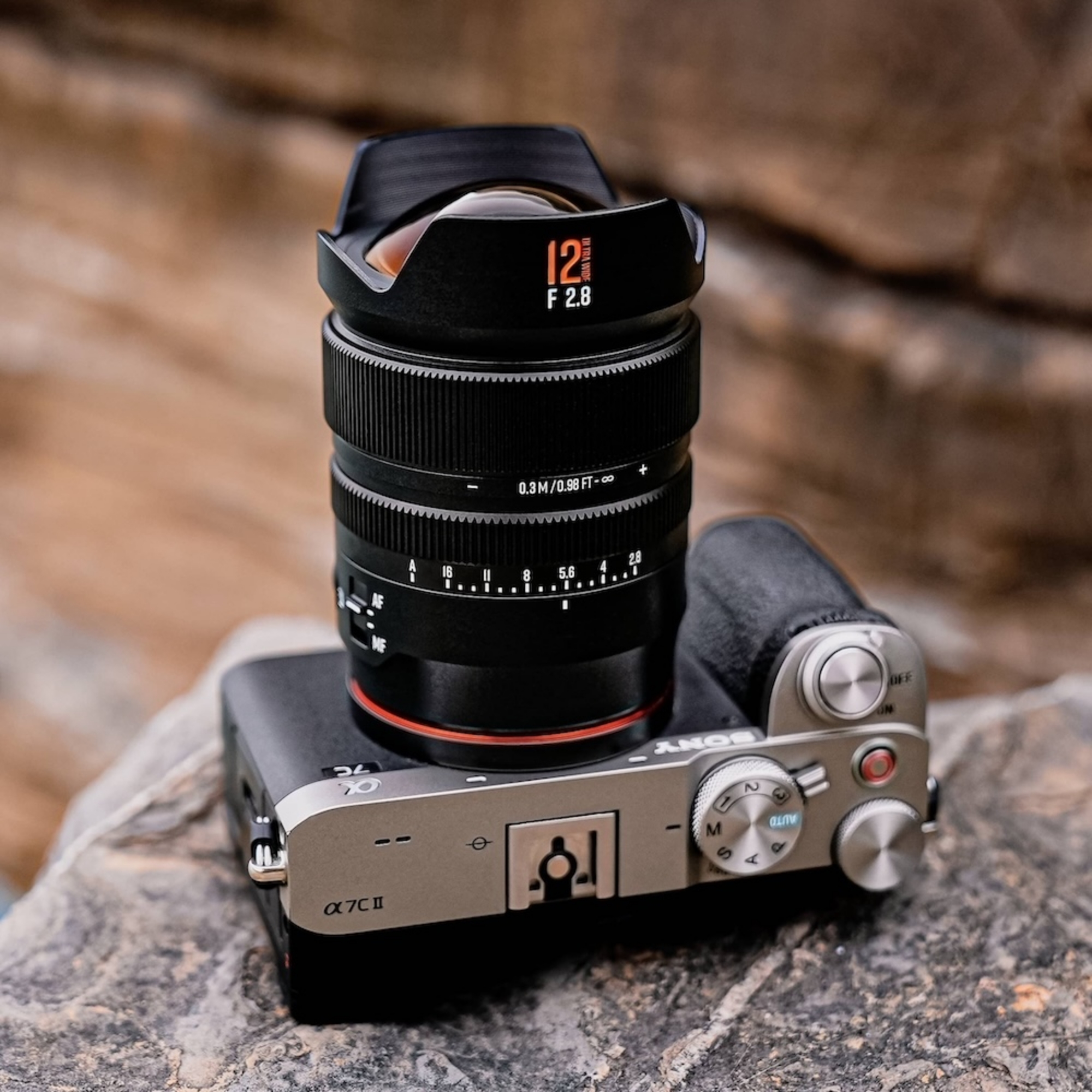 brightin-star-12mm-f2-8-af